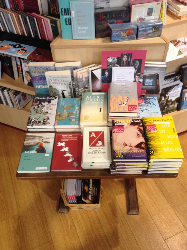 Auslage in der Buchhandlung Bachletten in Basel